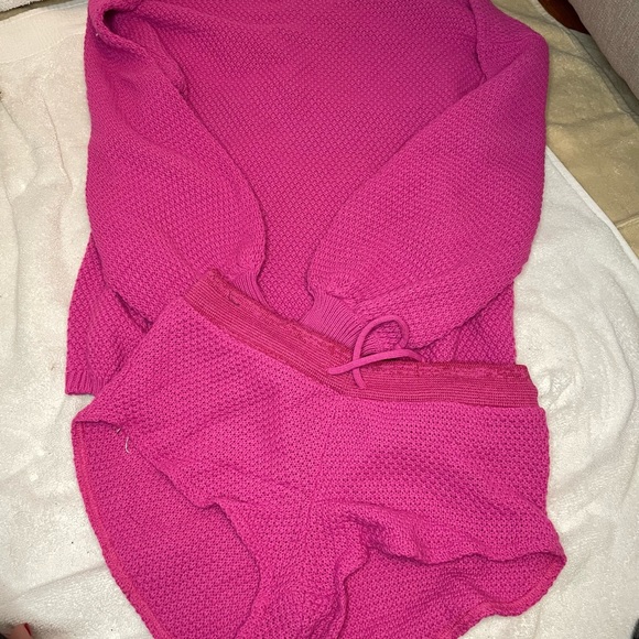 Hot pink sweater set - Picture 2 of 3